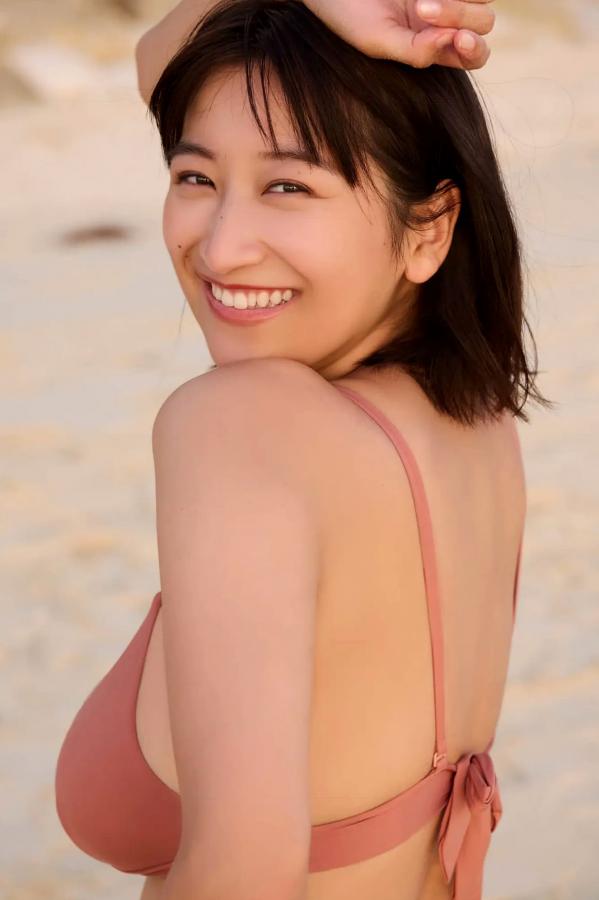  榎原依那 - スーパーノヴァ 浴室湿身与泳池性感比基尼写真集第73张图片