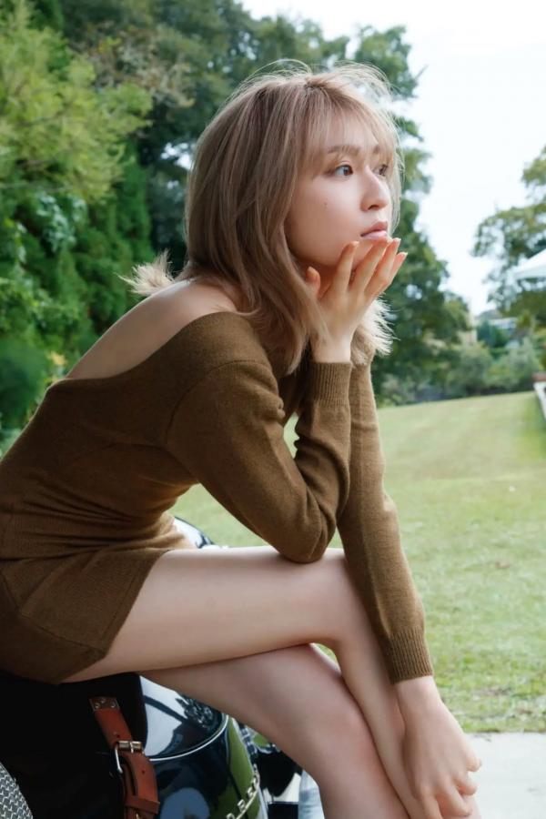   宮部のぞみ - 解放！誘惑の脚線美：日本女星泳池比基尼与浴室性感美腿写真第2张图片