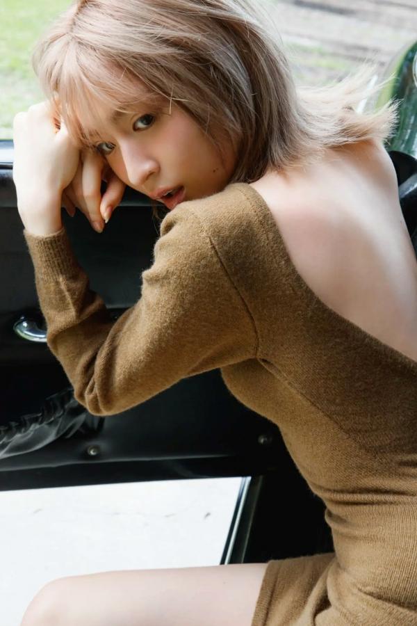  宮部のぞみ - 解放！誘惑の脚線美：日本女星泳池比基尼与浴室性感美腿写真第5张图片