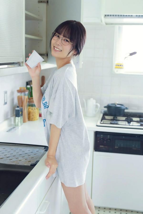   東雲うみ - 自分専用アンドロイド 日本女神眼镜私房与角色扮演性感写真第16张图片