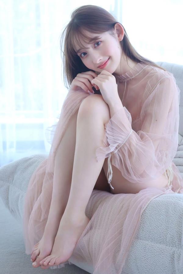   菜那セシル《淡く、ほのかに。》日本美少女户外薄纱与浴室比基尼写真第7张图片