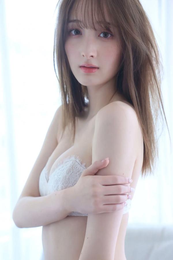   菜那セシル《淡く、ほのかに。》日本美少女户外薄纱与浴室比基尼写真第8张图片