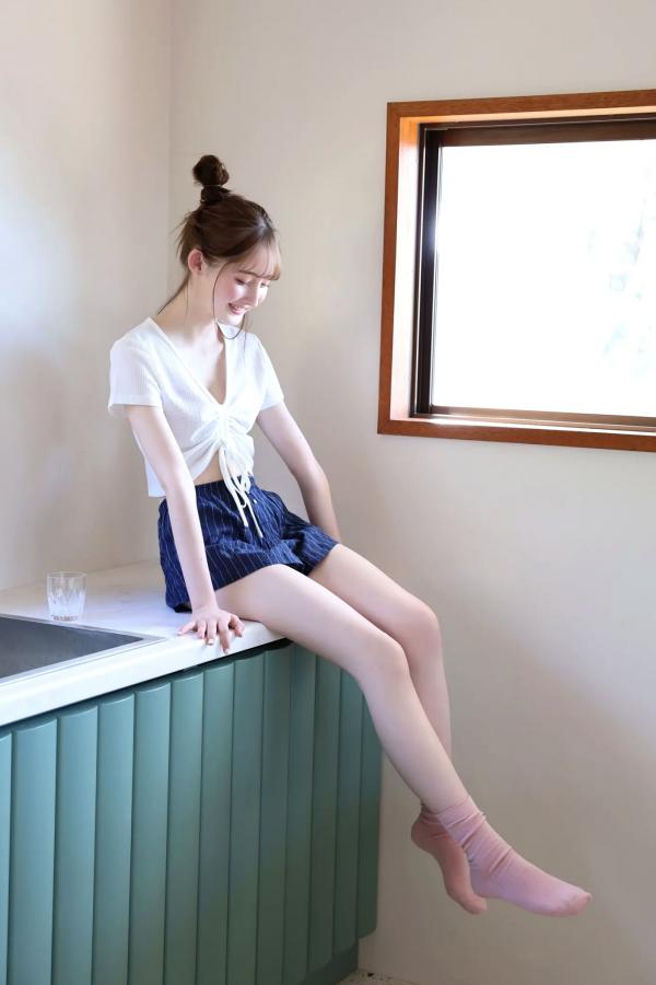   菜那セシル《淡く、ほのかに。》日本美少女户外薄纱与浴室比基尼写真第22张图片