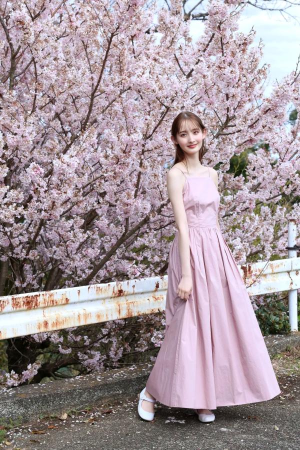   菜那セシル《淡く、ほのかに。》日本美少女户外薄纱与浴室比基尼写真第30张图片