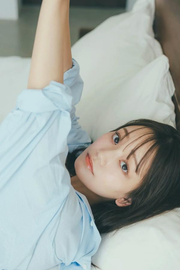    青戸しの - WHITE and??? 泳池蓝色比基尼清新甜美写真第18张图片