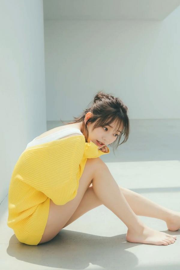    青戸しの - WHITE and??? 泳池蓝色比基尼清新甜美写真第32张图片