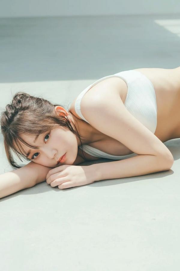    青戸しの - WHITE and??? 泳池蓝色比基尼清新甜美写真第39张图片