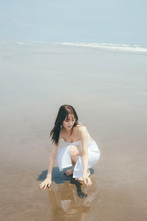    青戸しの - WHITE and??? 泳池蓝色比基尼清新甜美写真第50张图片