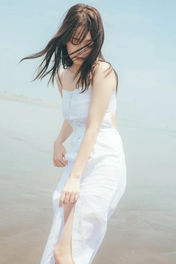    青戸しの - WHITE and??? 泳池蓝色比基尼清新甜美写真第52张图片