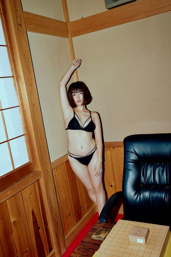   櫻井おとの - 艶めく：日本女神户外溪畔泳装写真 清新性感魅惑第34张图片