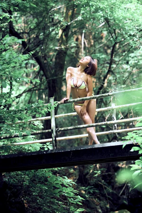   櫻井おとの - 艶めく：日本女神户外溪畔泳装写真 清新性感魅惑第66张图片