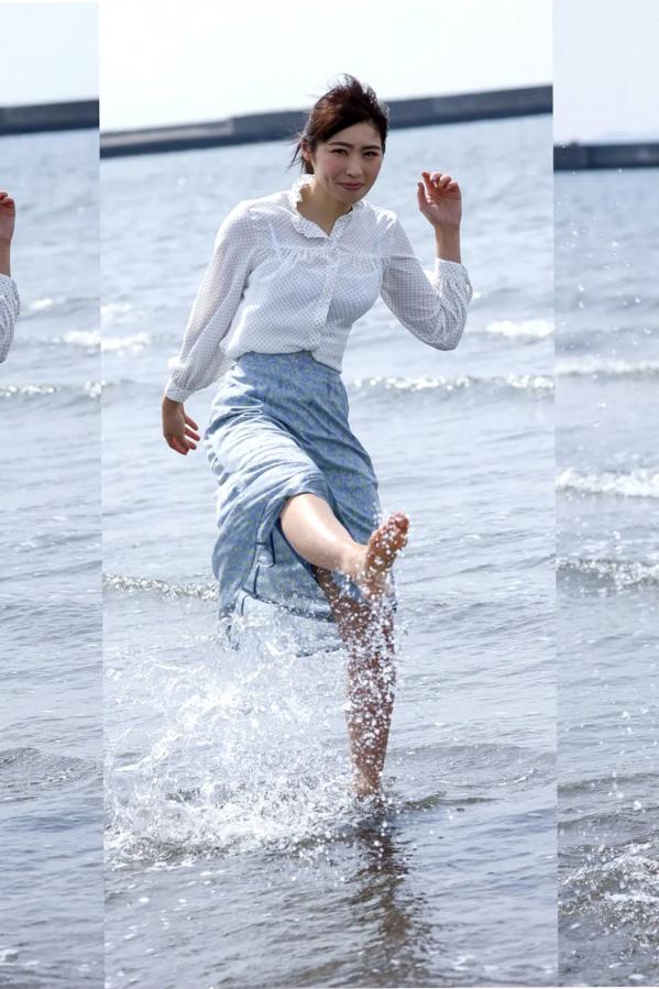   三岳ゆうな - 潮騒が聞こえる場所 性感内衣与清新户外私房写真第9张图片