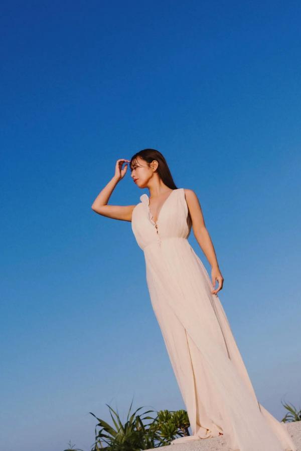  井口裕香 - MORE MORE MORE -Another Side- 海边比基尼与泳池湿身性感写真第2张图片