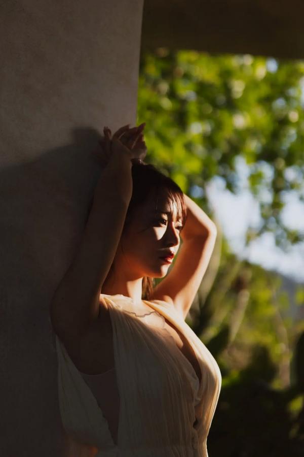   井口裕香 - MORE MORE MORE -Another Side- 海边比基尼与泳池湿身性感写真第4张图片