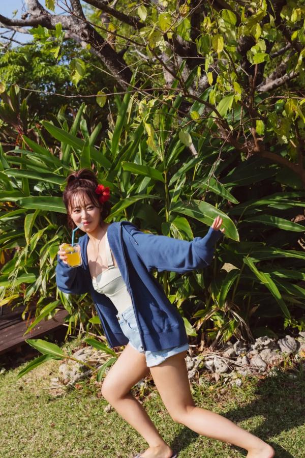   井口裕香 - MORE MORE MORE -Another Side- 海边比基尼与泳池湿身性感写真第35张图片