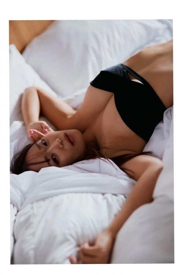   井口裕香 - MORE MORE MORE -Another Side- 海边比基尼与泳池湿身性感写真第47张图片