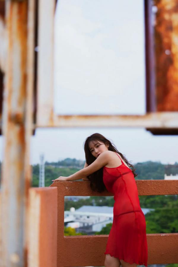   井口裕香 - MORE MORE MORE -Another Side- 海边比基尼与泳池湿身性感写真第58张图片