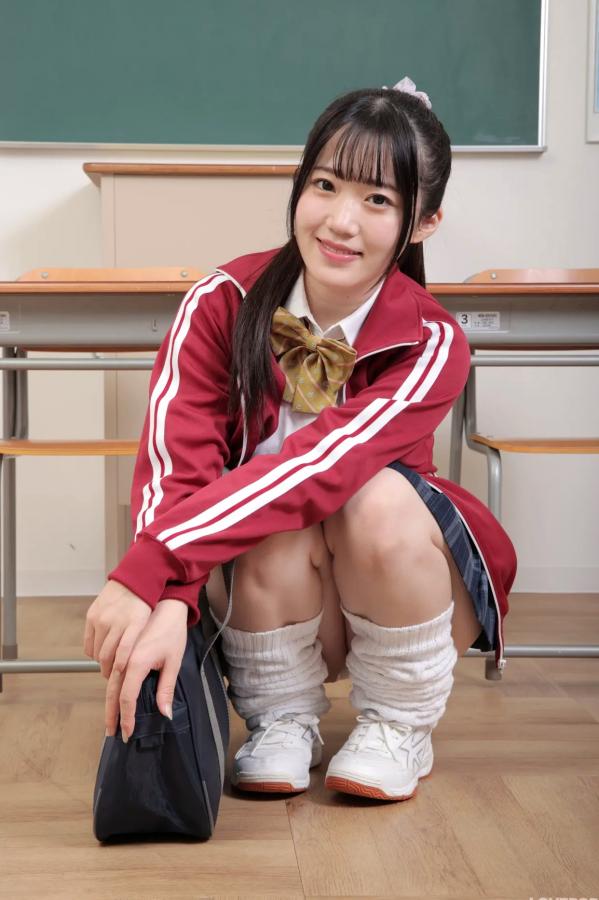   [LOVEPOP] Miku Arima 有馬美玖 Photoset 15 教室校服运动外套蕾丝内衣私房写真第23张图片