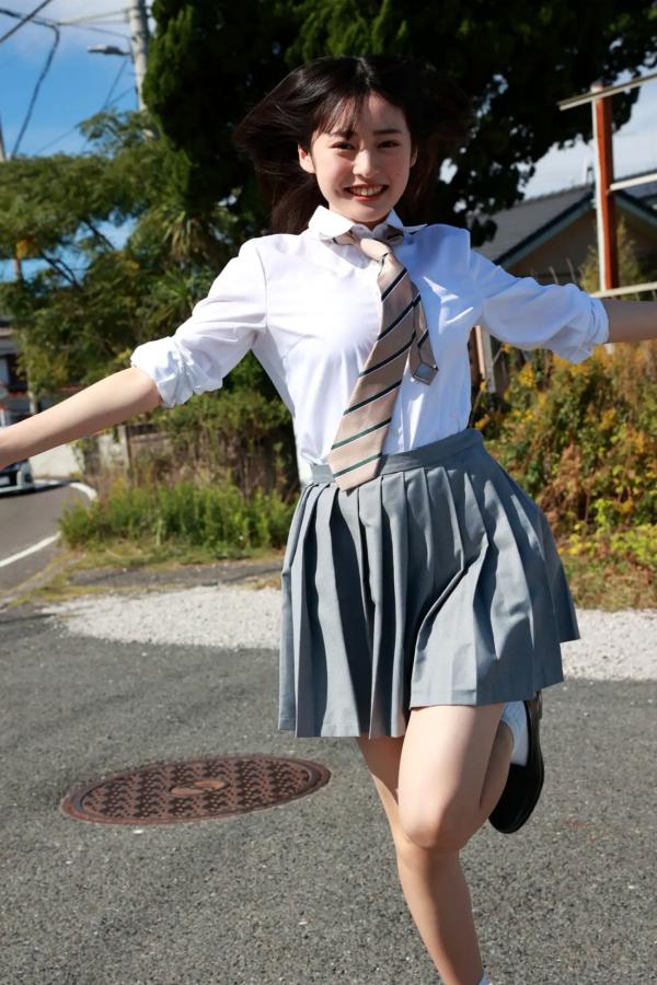   白濱美兎 - なぁぜなぁぜ？ 日本清纯美少女泳池比基尼与湿身浴室写真第4张图片