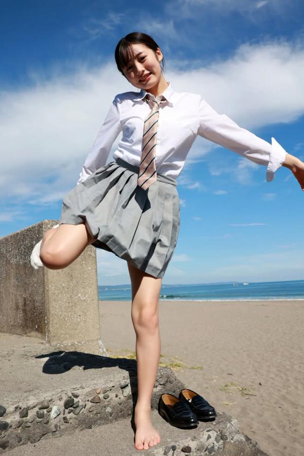   白濱美兎 - なぁぜなぁぜ？ 日本清纯美少女泳池比基尼与湿身浴室写真第14张图片