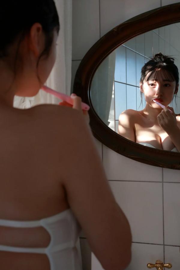   白濱美兎 - なぁぜなぁぜ？ 日本清纯美少女泳池比基尼与湿身浴室写真第66张图片
