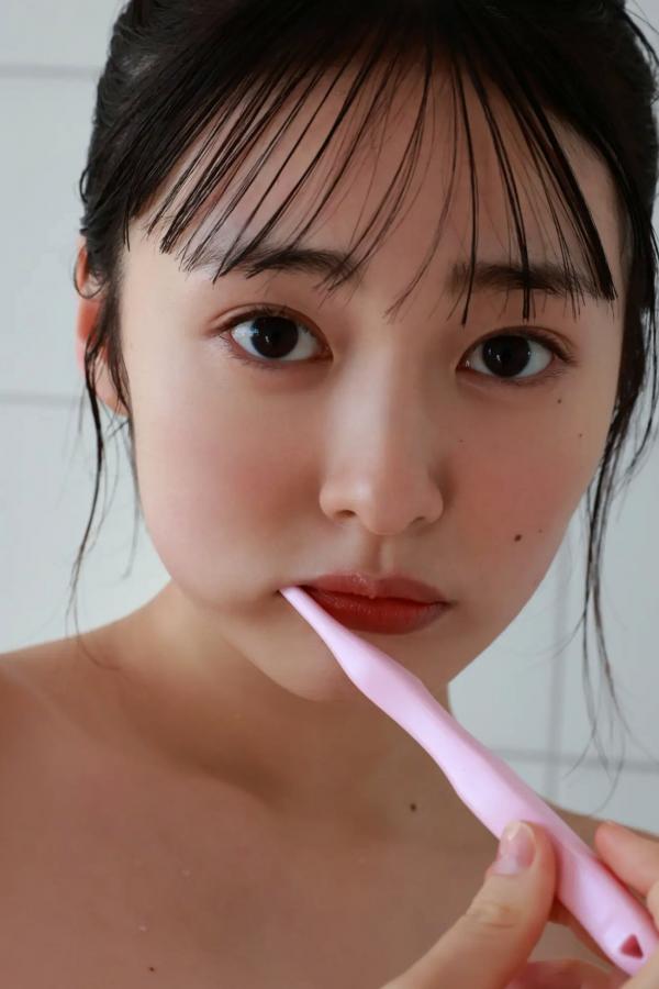   白濱美兎 - なぁぜなぁぜ？ 日本清纯美少女泳池比基尼与湿身浴室写真第67张图片