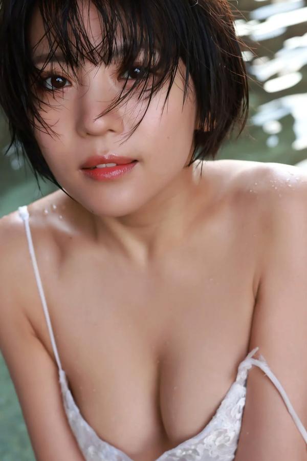   佐々木萌香 - 情熱の美尻クイーン 日系家居私房与海边性感写真第23张图片