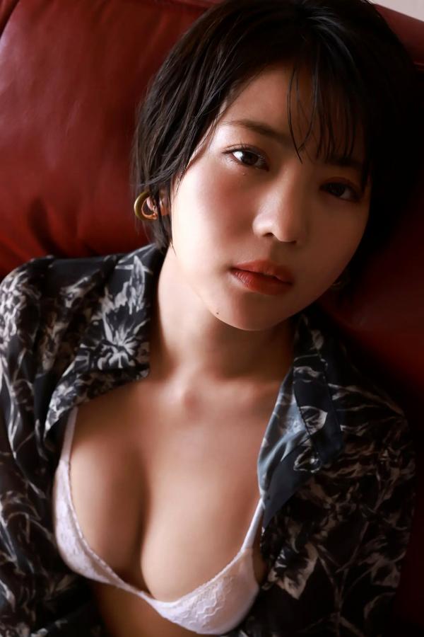   佐々木萌香 - 情熱の美尻クイーン 日系家居私房与海边性感写真第72张图片