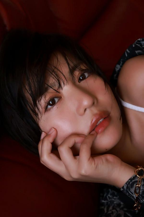   佐々木萌香 - 情熱の美尻クイーン 日系家居私房与海边性感写真第91张图片