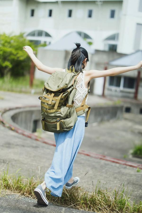    《いけちゃん - WANDERER》日本清纯女神性感比基尼美腿户外写真第7张图片
