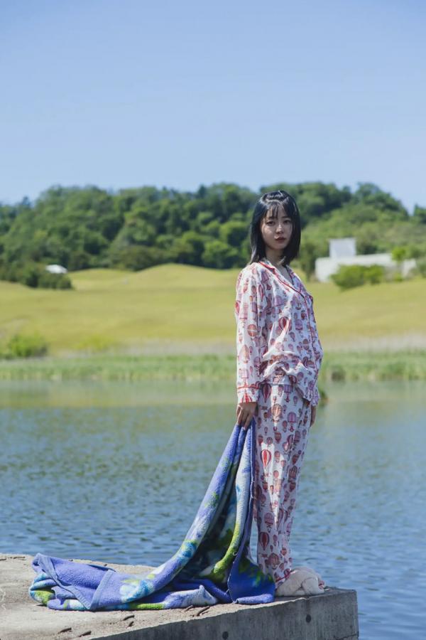    《いけちゃん - WANDERER》日本清纯女神性感比基尼美腿户外写真第45张图片