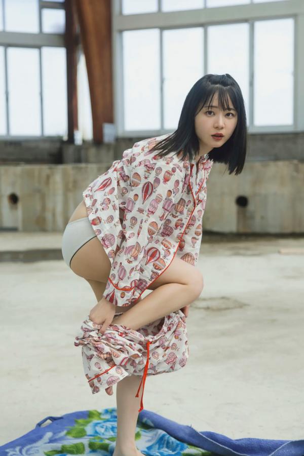    《いけちゃん - WANDERER》日本清纯女神性感比基尼美腿户外写真第49张图片