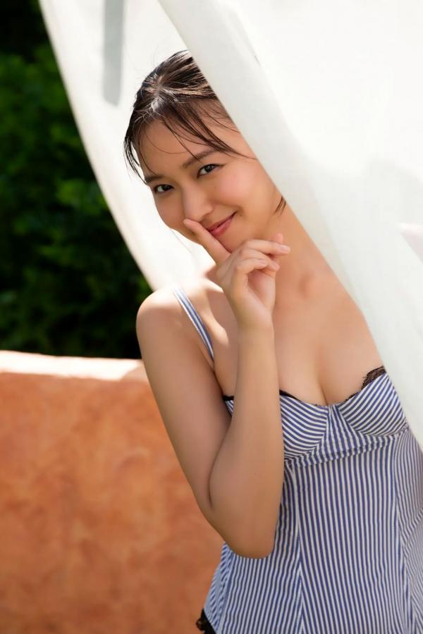   志田音々 - 泳池湿身比基尼写真 治愈系清纯女神阳光图集第17张图片