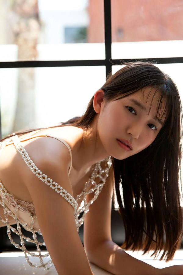   志田音々 - 泳池湿身比基尼写真 治愈系清纯女神阳光图集第29张图片