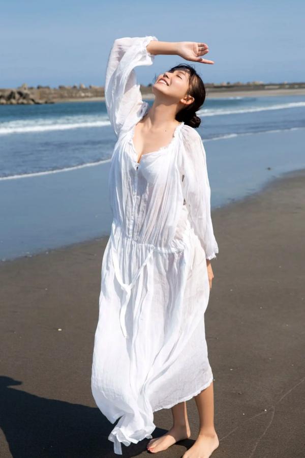   志田音々 - 泳池湿身比基尼写真 治愈系清纯女神阳光图集第47张图片
