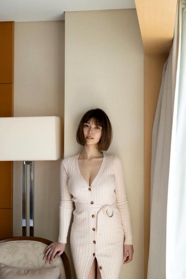   櫻井音乃 - 阳光彩虹比基尼与黑色高叉泳装性感写真 极品美胸诱惑第5张图片