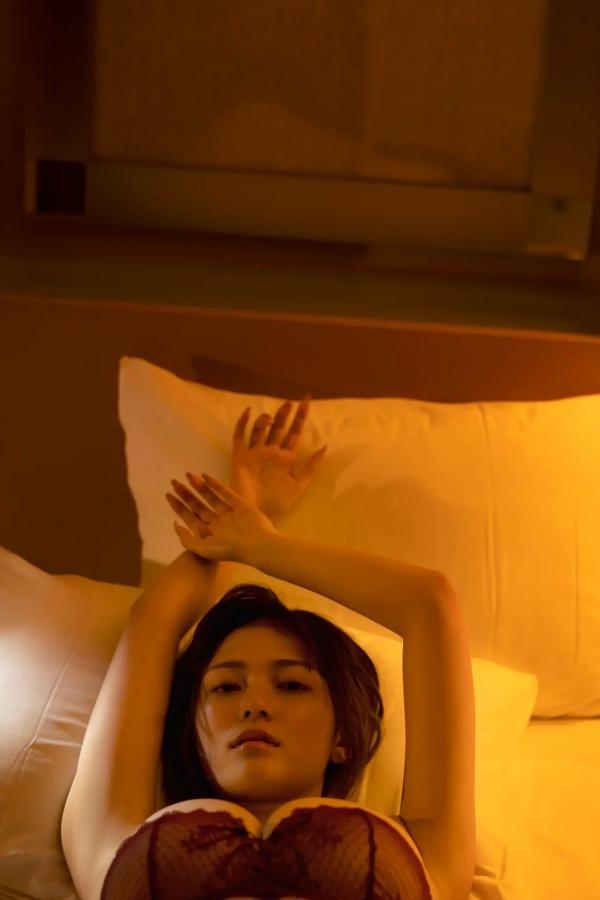   櫻井音乃 - 阳光彩虹比基尼与黑色高叉泳装性感写真 极品美胸诱惑第101张图片