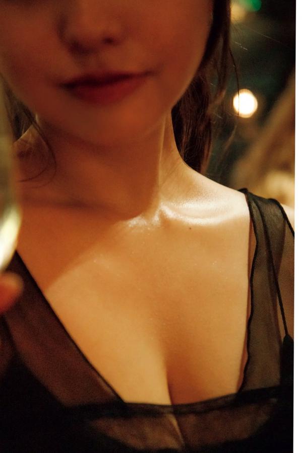   《本郷柚巴 - いつのまに、》日本性感写真 湿身诱惑与户外丰满美姿第37张图片