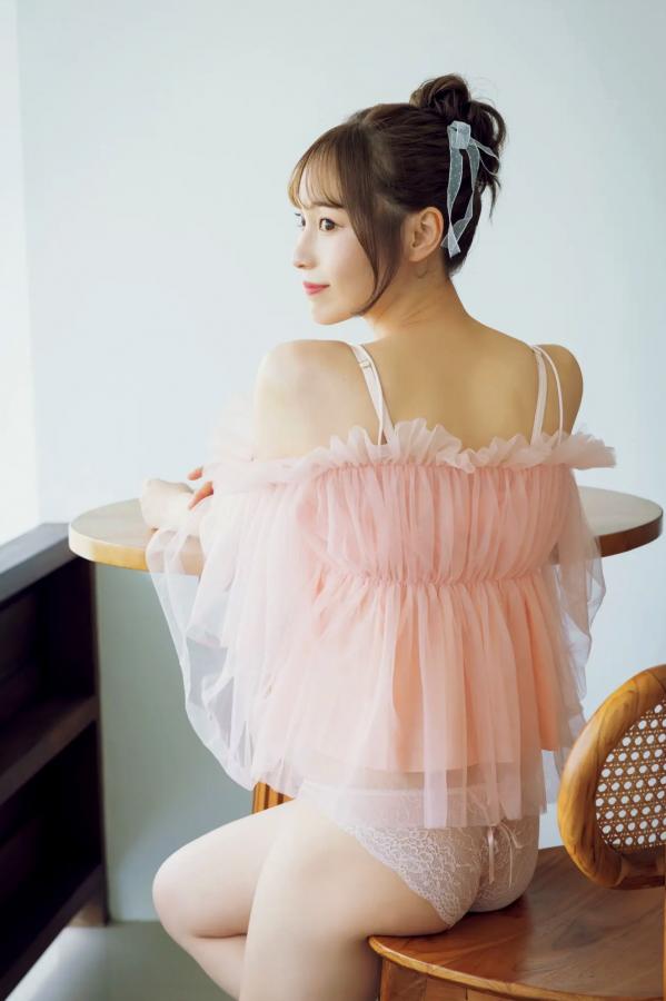   川越紗彩 - なんとかなるなる 户外泳池与清凉内衣私房写真第43张图片