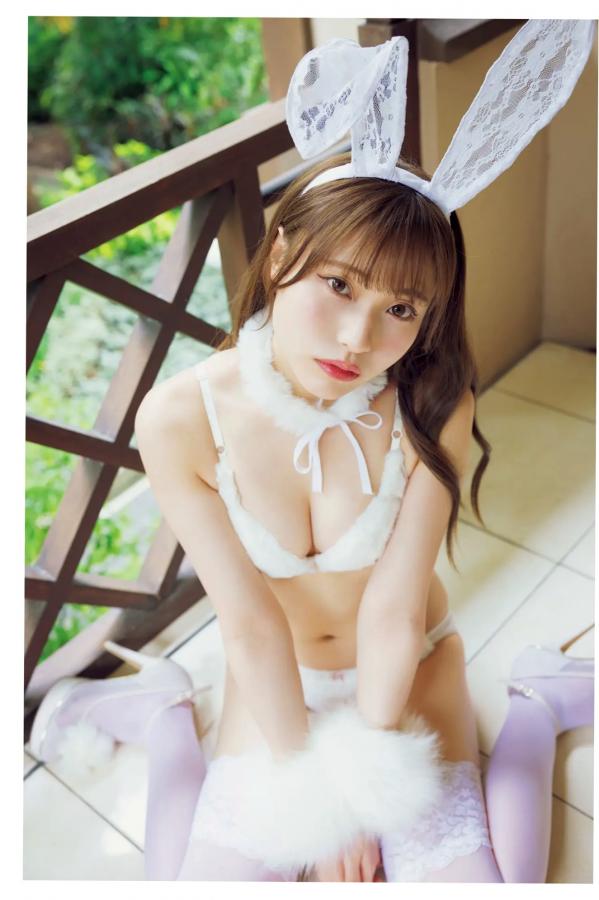   川越紗彩 - なんとかなるなる 户外泳池与清凉内衣私房写真第96张图片