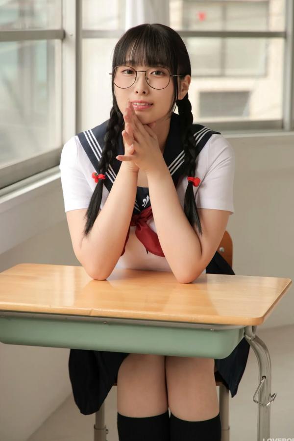   [LOVEPOP] Marina Asakawa 浅川まりな Photoset 02 日系眼镜水手服清纯校服美腿写真第6张图片