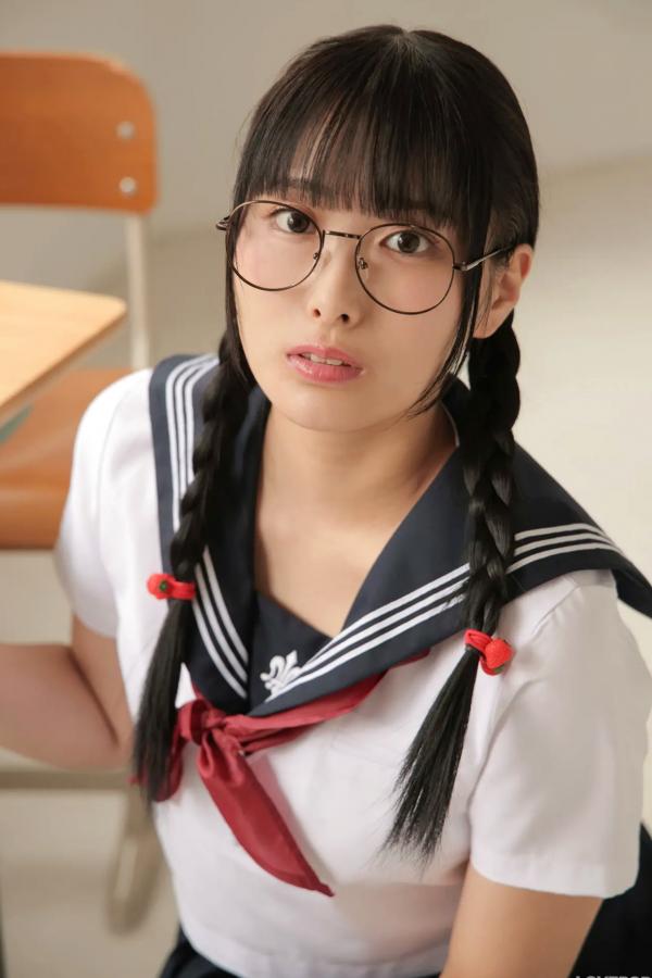   [LOVEPOP] Marina Asakawa 浅川まりな Photoset 02 日系眼镜水手服清纯校服美腿写真第26张图片