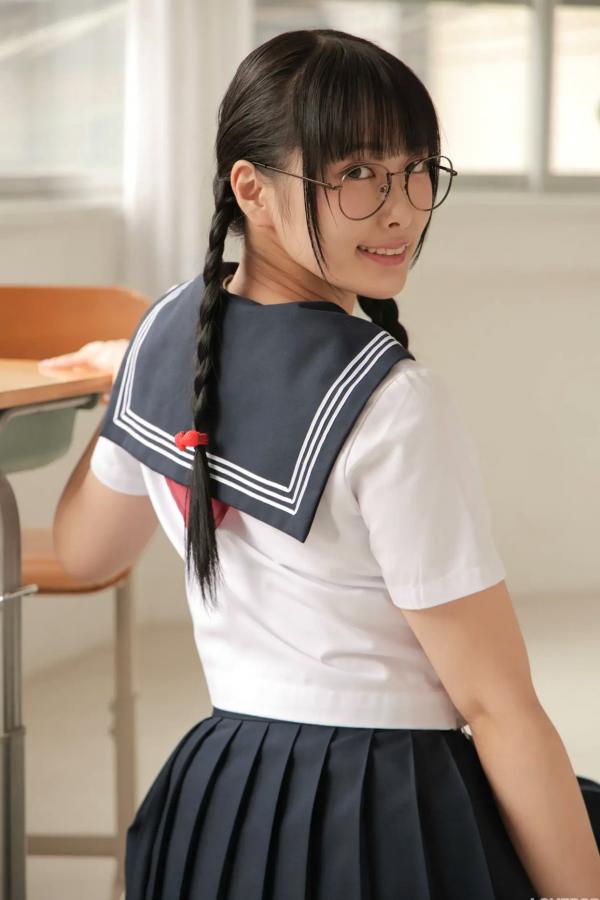   [LOVEPOP] Marina Asakawa 浅川まりな Photoset 02 日系眼镜水手服清纯校服美腿写真第28张图片