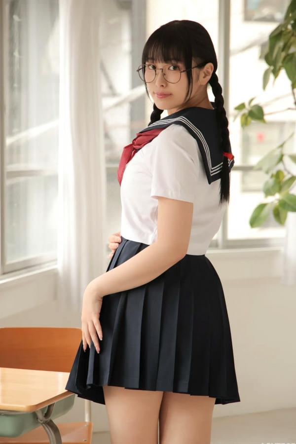   [LOVEPOP] Marina Asakawa 浅川まりな Photoset 02 日系眼镜水手服清纯校服美腿写真第33张图片