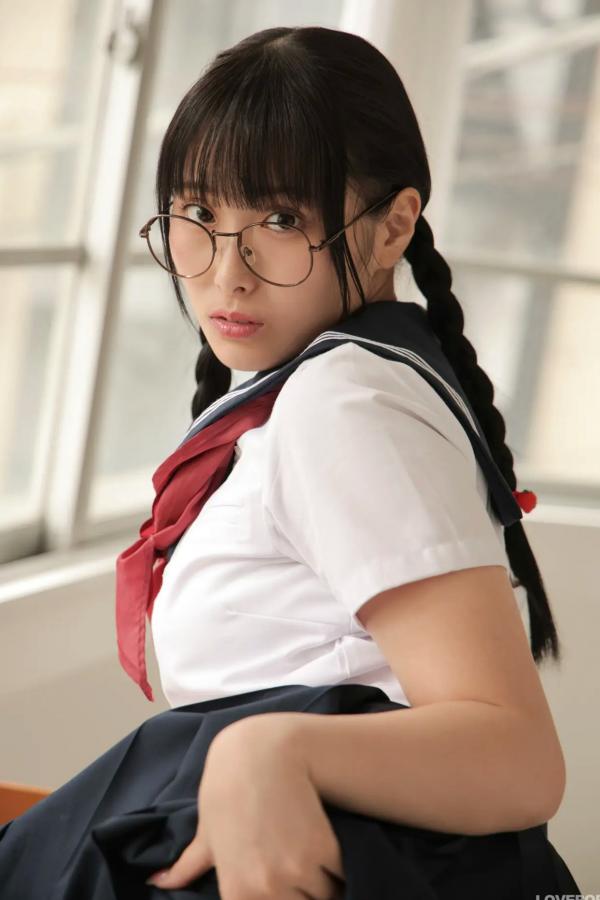   [LOVEPOP] Marina Asakawa 浅川まりな Photoset 02 日系眼镜水手服清纯校服美腿写真第44张图片