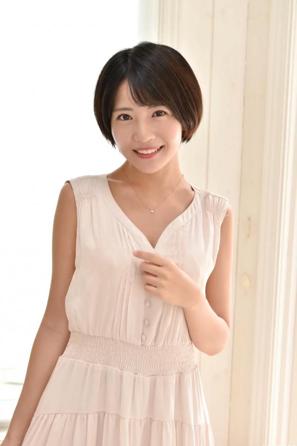    [LOVEPOP] 佐々木萌香 Moeka Sasaki 清纯家居连衣裙写真 Photoset 26第3张图片