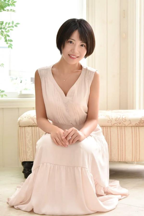   [LOVEPOP] 佐々木萌香 Moeka Sasaki 清纯家居连衣裙写真 Photoset 26第16张图片