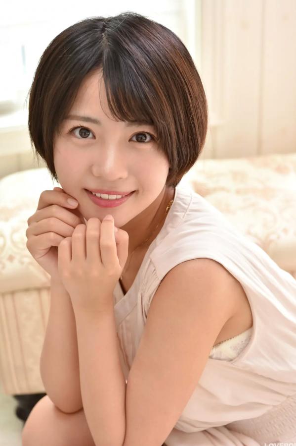    [LOVEPOP] 佐々木萌香 Moeka Sasaki 清纯家居连衣裙写真 Photoset 26第25张图片