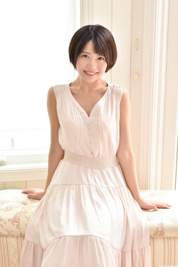    [LOVEPOP] 佐々木萌香 Moeka Sasaki 清纯家居连衣裙写真 Photoset 26第29张图片