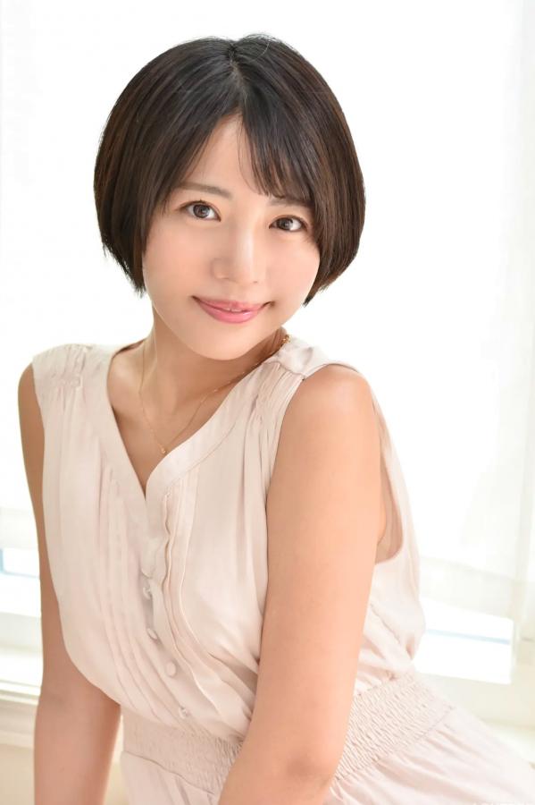    [LOVEPOP] 佐々木萌香 Moeka Sasaki 清纯家居连衣裙写真 Photoset 26第33张图片